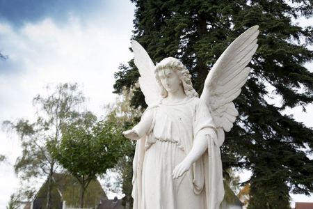Engel auf dem Friedhof Mainz-Kostheim / Wiesbaden